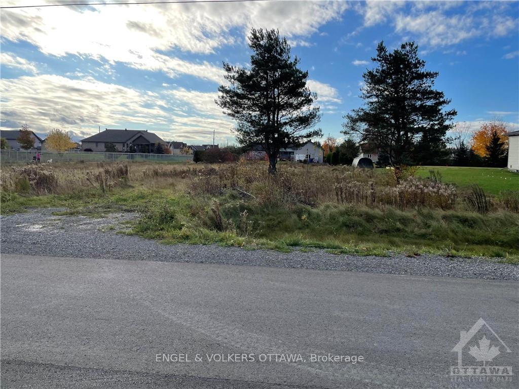 Photo 2 of 132 Atmosphere Street, Ottawa, Vars Village — HOMEH