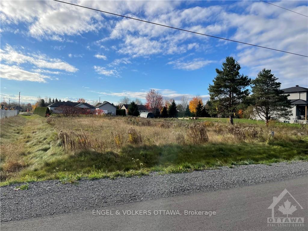Photo 3 of 132 Atmosphere Street, Ottawa, Vars Village — HOMEH