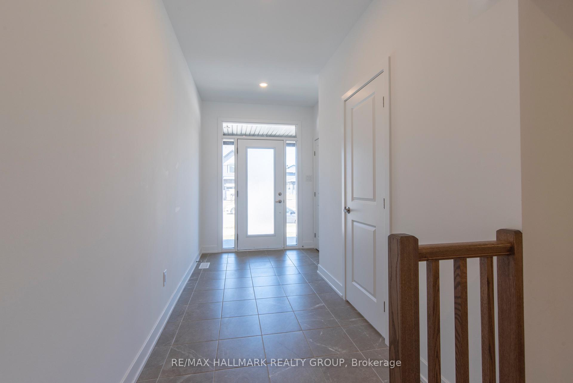 Photo 2 of 853 Solarium Avenue, Ottawa, Riverside South/Gloucester Glen — HOMEH