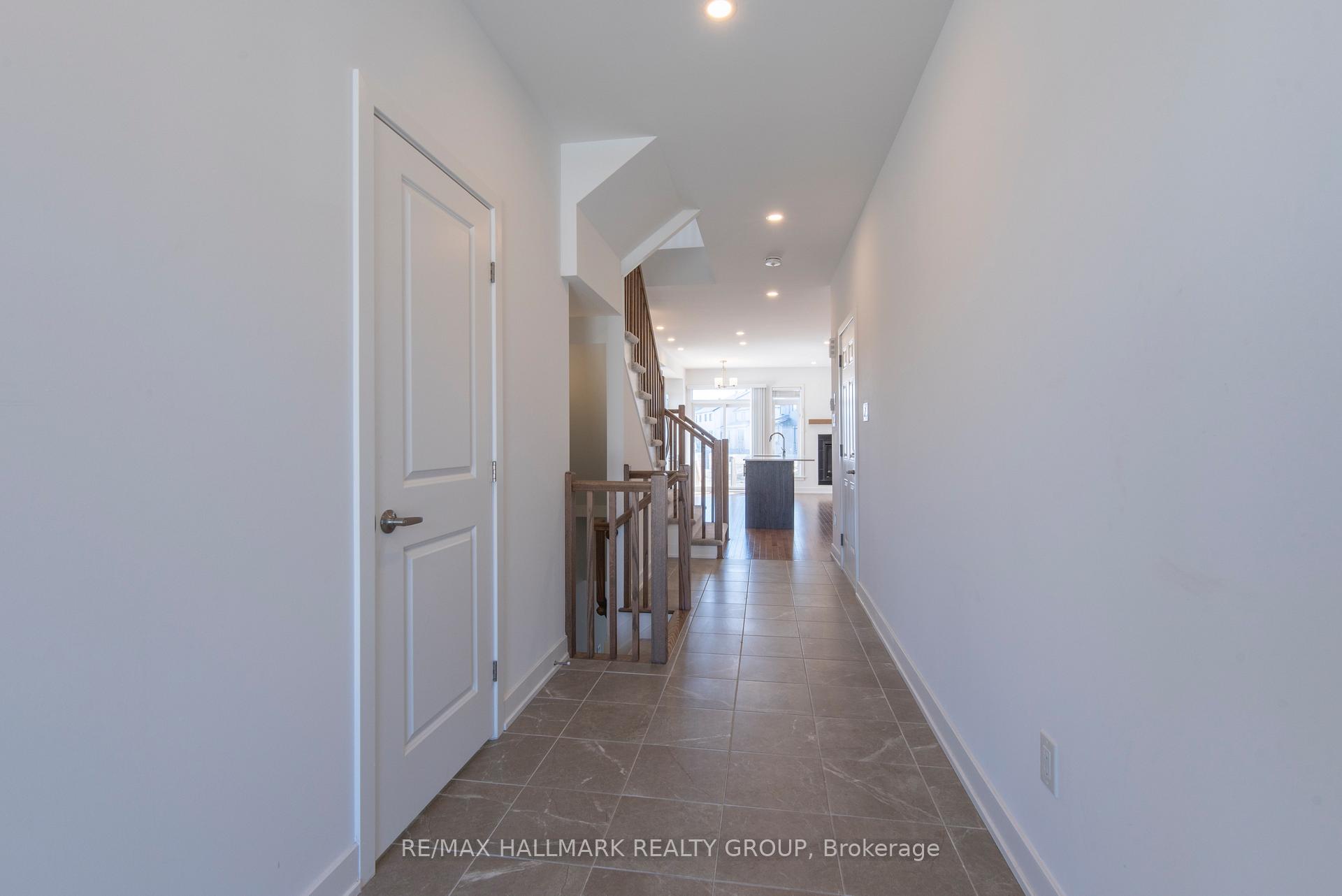 Photo 4 of 853 Solarium Avenue, Ottawa, Riverside South/Gloucester Glen — HOMEH