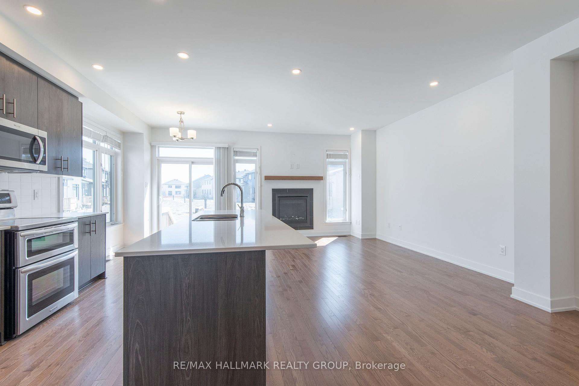 Photo 7 of 853 Solarium Avenue, Ottawa, Riverside South/Gloucester Glen — HOMEH