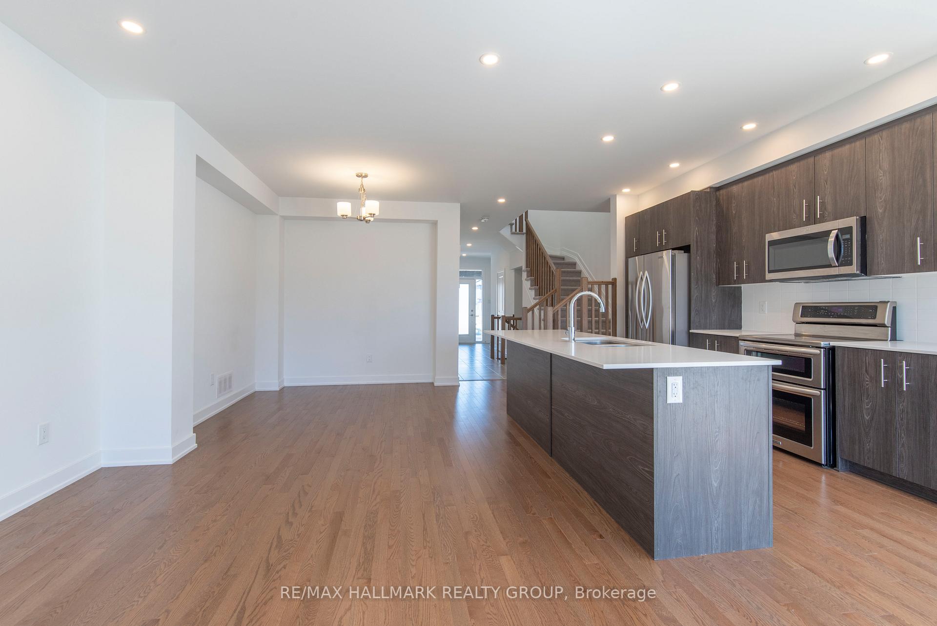 Photo 10 of 853 Solarium Avenue, Ottawa, Riverside South/Gloucester Glen — HOMEH