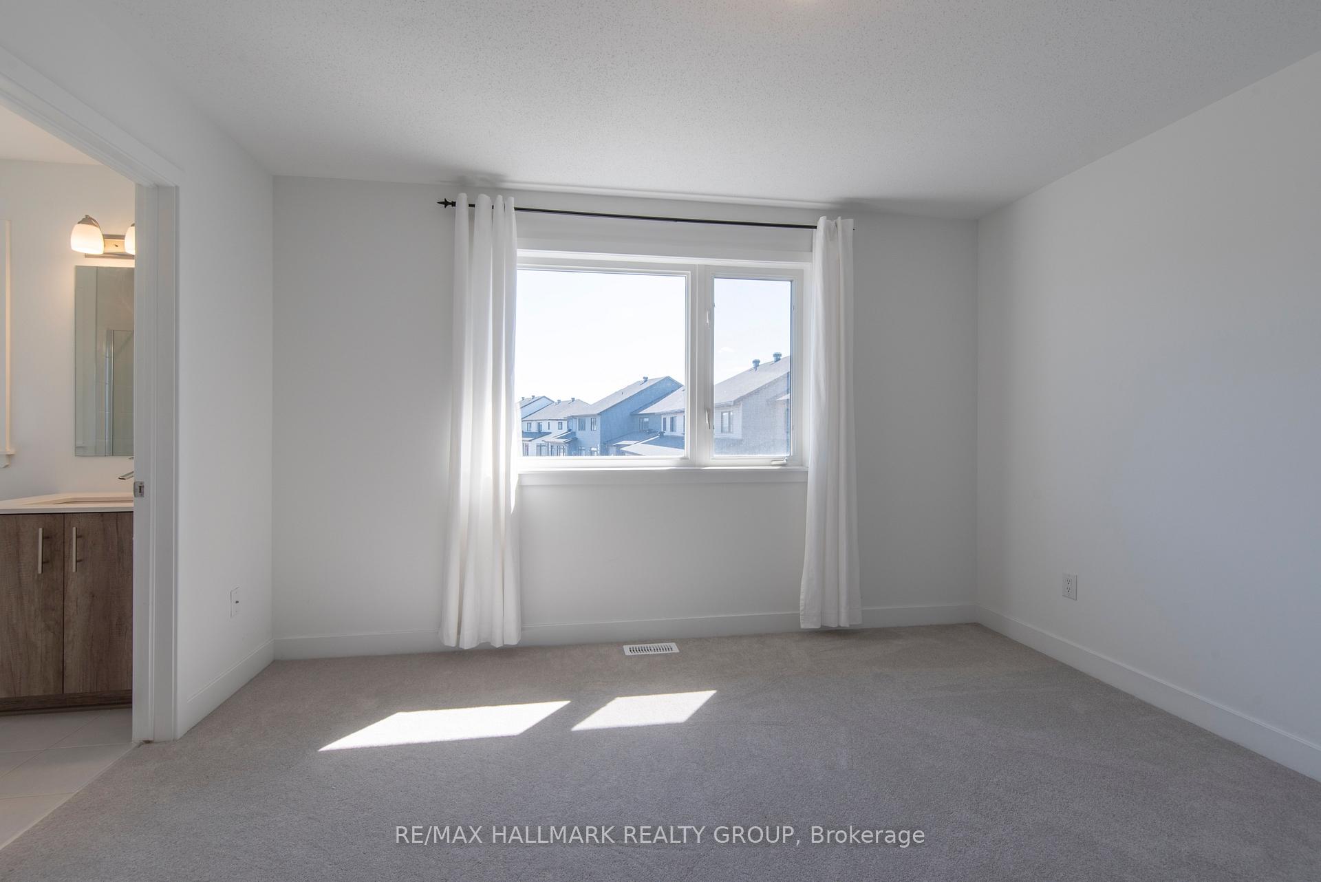 Photo 17 of 853 Solarium Avenue, Ottawa, Riverside South/Gloucester Glen — HOMEH