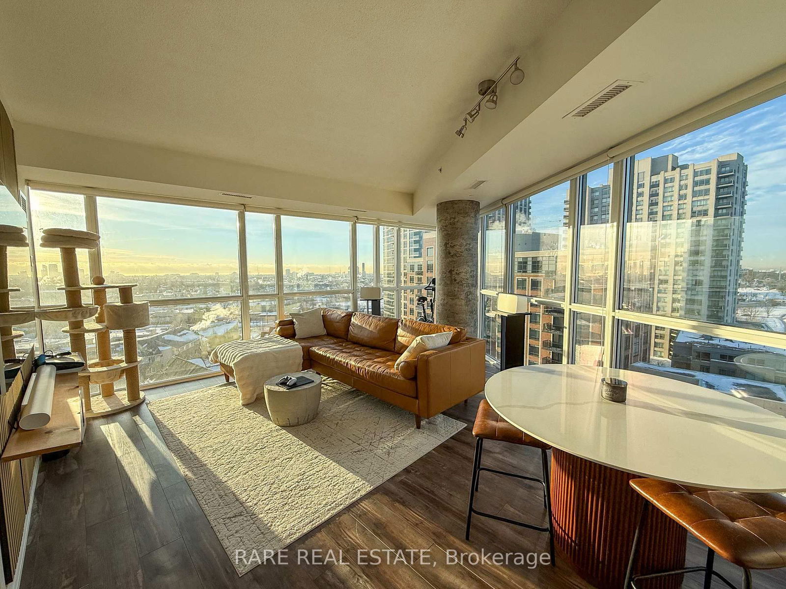 Photo 2 of Unit 1009, 5101 Dundas St W, Etobicoke, Islington-City Centre West — HOMEH
