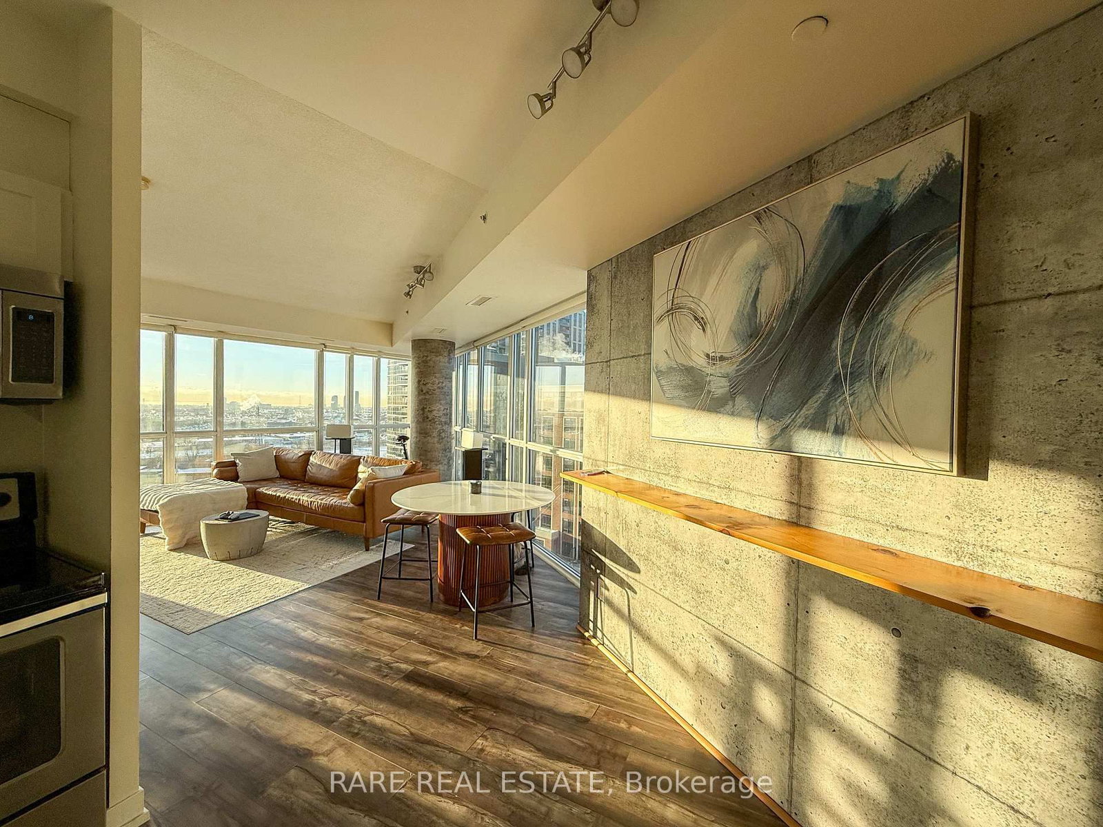 Photo 4 of Unit 1009, 5101 Dundas St W, Etobicoke, Islington-City Centre West — HOMEH