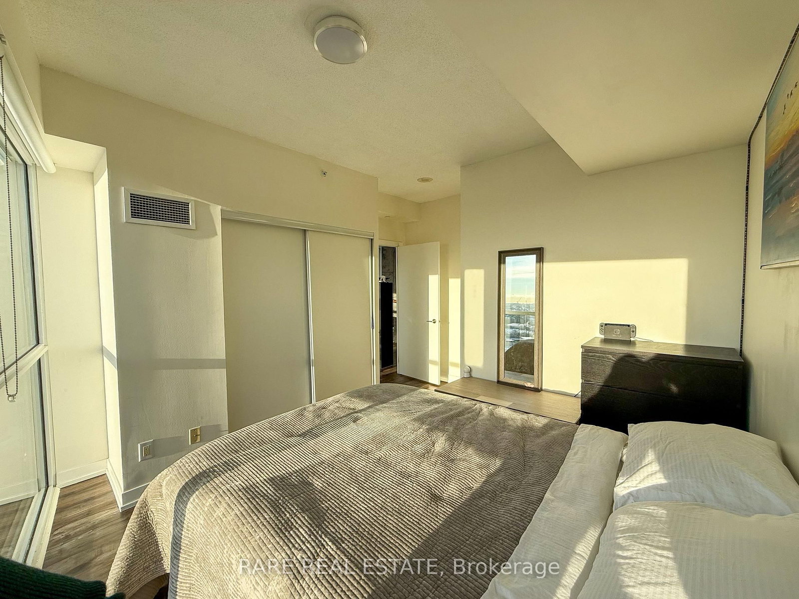 Photo 9 of Unit 1009, 5101 Dundas St W, Etobicoke, Islington-City Centre West — HOMEH