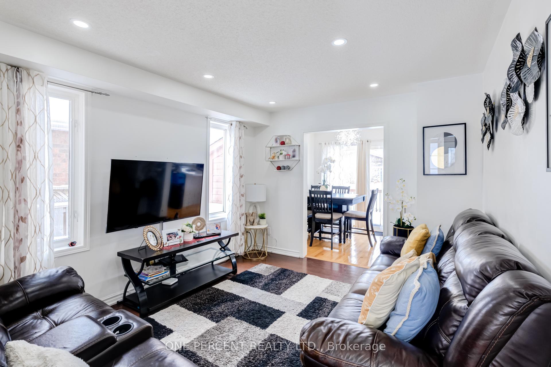 Photo 4 of 1624 Canadore Crescent, Oshawa, Samac — HOMEH