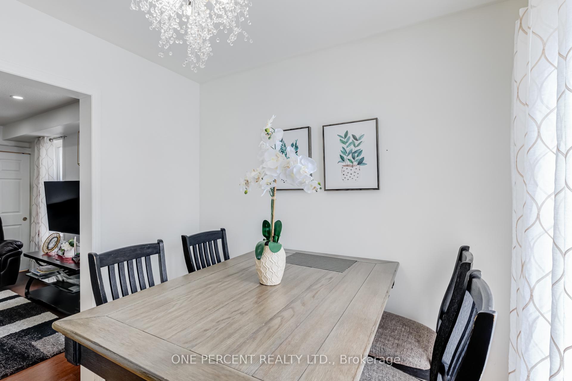Photo 10 of 1624 Canadore Crescent, Oshawa, Samac — HOMEH