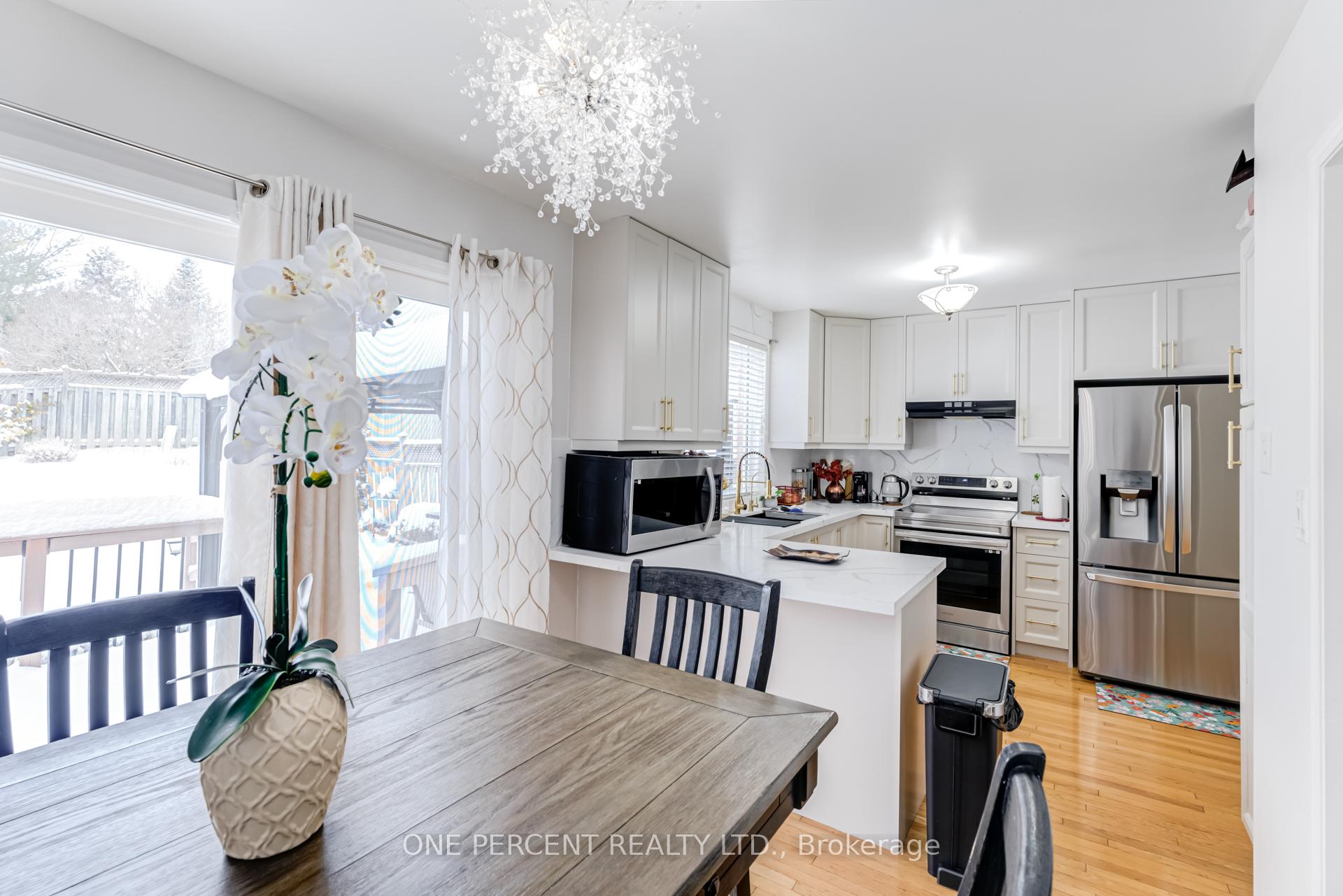 Photo 11 of 1624 Canadore Crescent, Oshawa, Samac — HOMEH