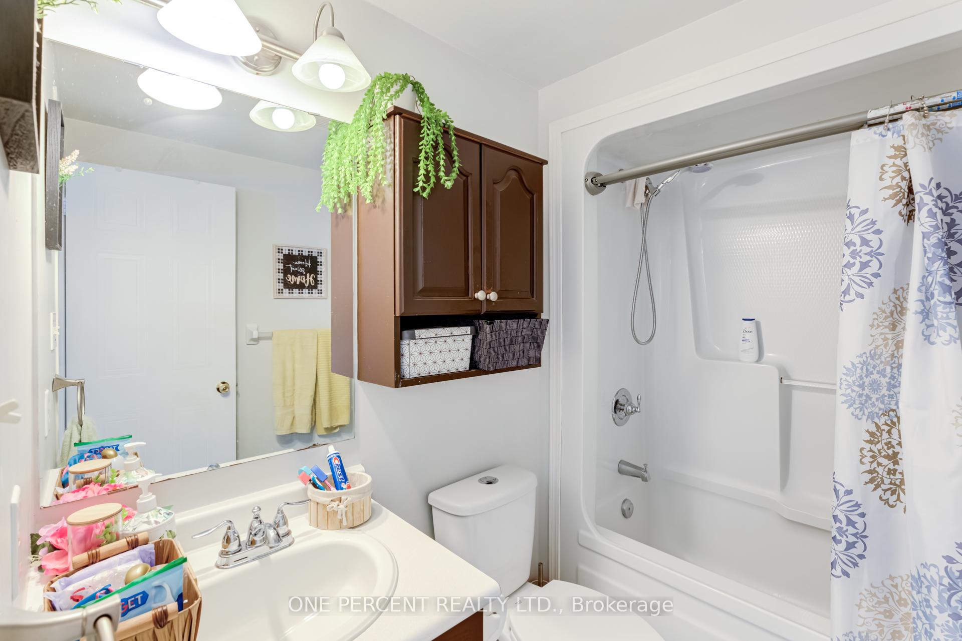 Photo 32 of 1624 Canadore Crescent, Oshawa, Samac — HOMEH
