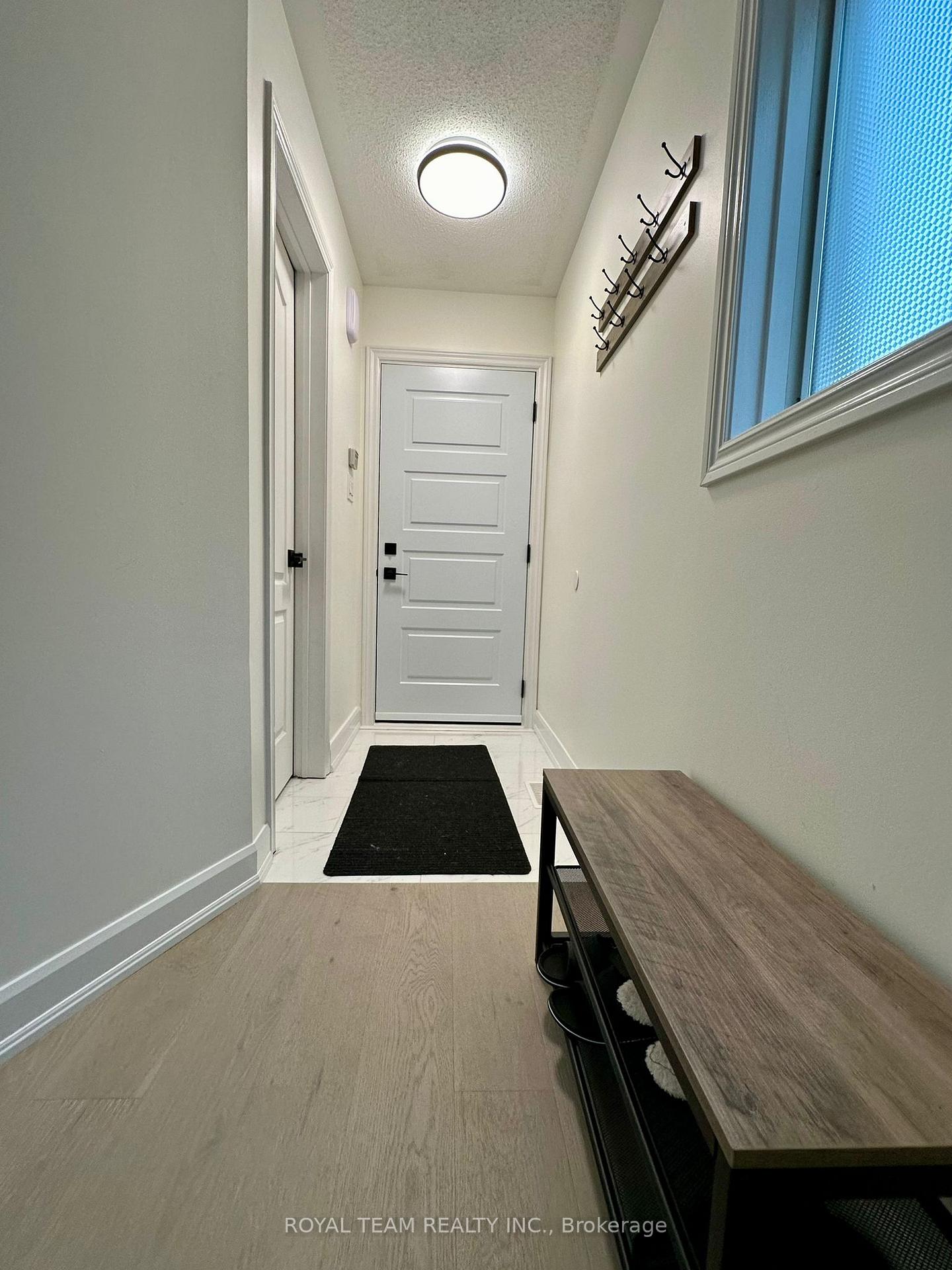 Photo 3 of 74 Silverdart Crescent, Richmond Hill, Oak Ridges — HOMEH