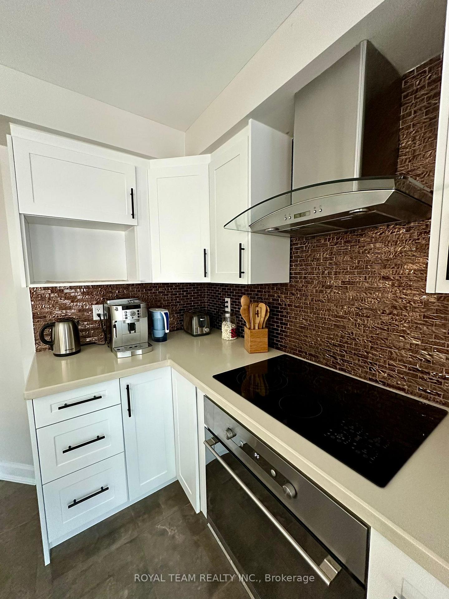 Photo 13 of 74 Silverdart Crescent, Richmond Hill, Oak Ridges — HOMEH