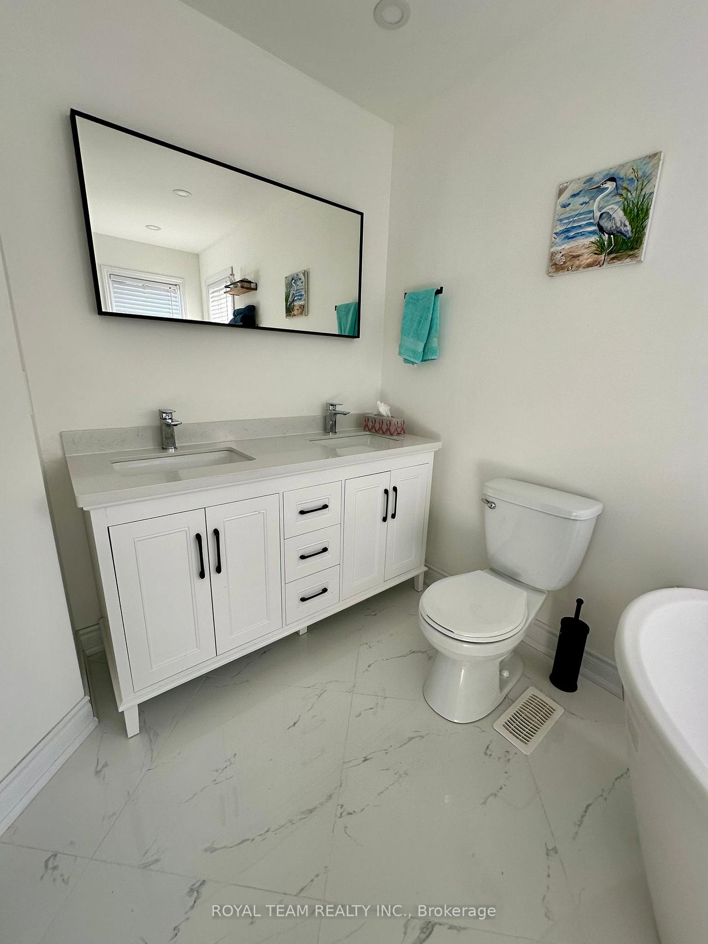 Photo 25 of 74 Silverdart Crescent, Richmond Hill, Oak Ridges — HOMEH