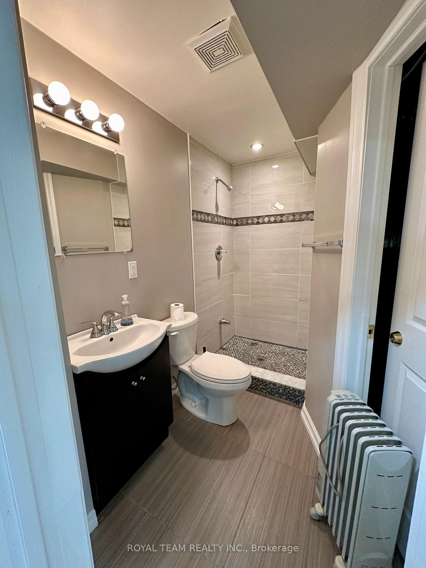 Photo 32 of 74 Silverdart Crescent, Richmond Hill, Oak Ridges — HOMEH