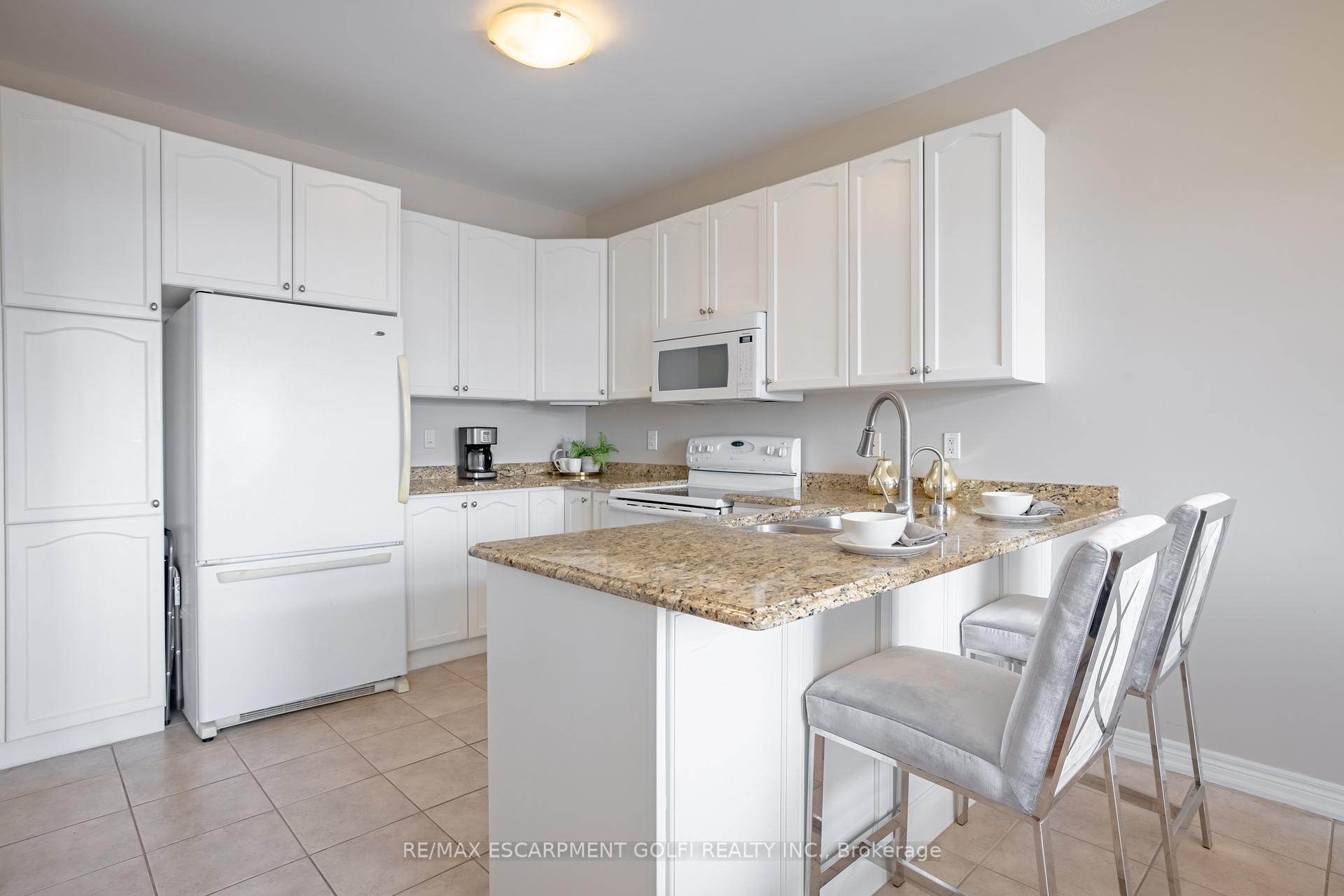 Photo 11 of 254 Galloway Trail, Welland, Hwy 406/Welland — HOMEH