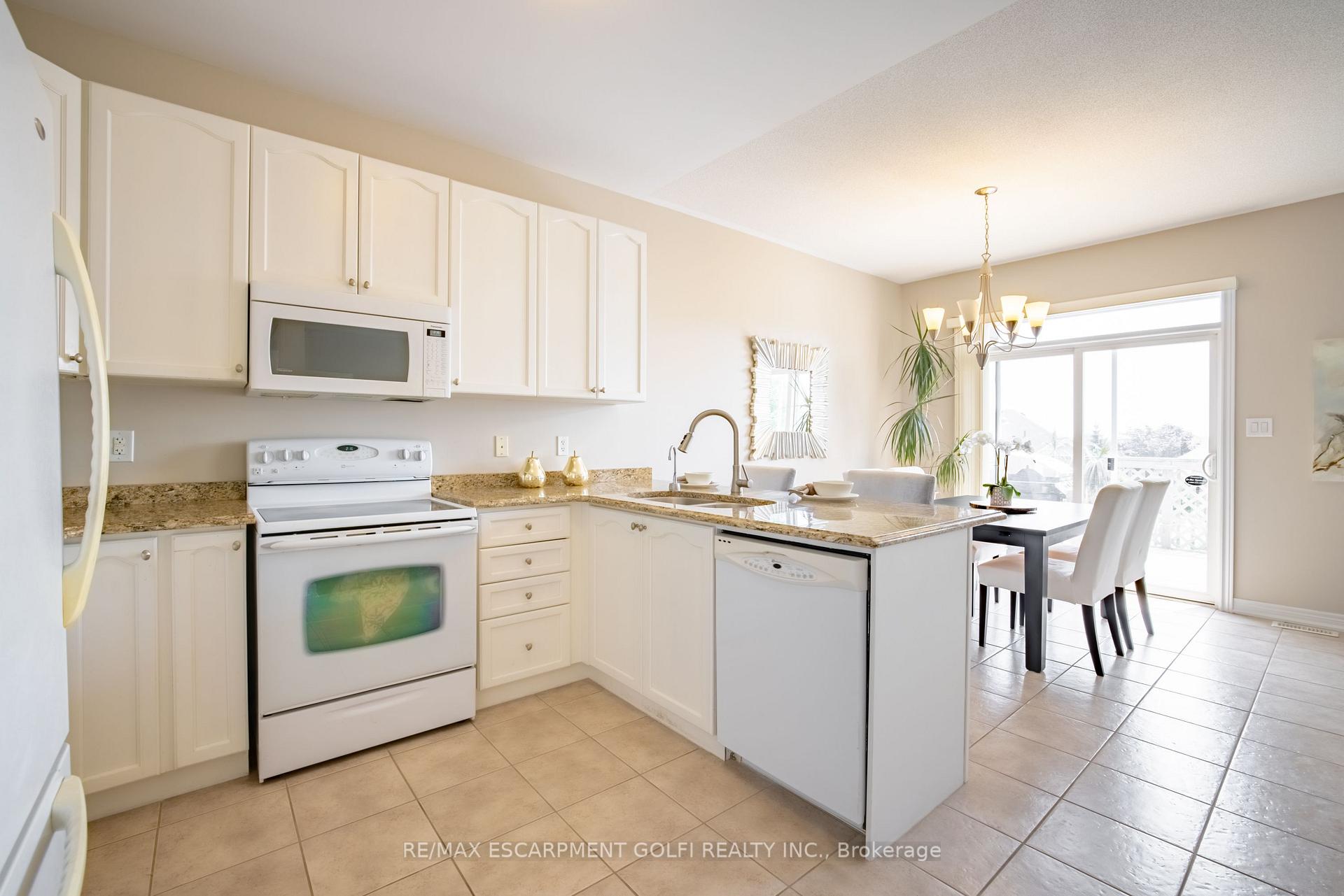 Photo 14 of 254 Galloway Trail, Welland, Hwy 406/Welland — HOMEH