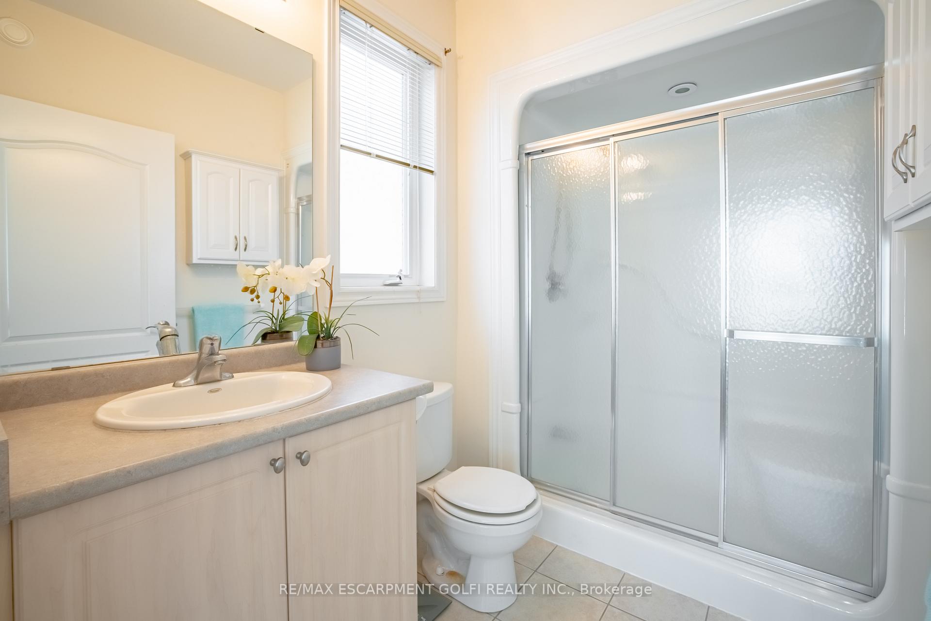 Photo 19 of 254 Galloway Trail, Welland, Hwy 406/Welland — HOMEH