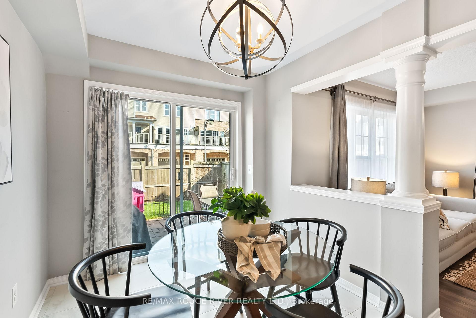 Photo 15 of 17 Stanhope Street, Whitby, Port Whitby — HOMEH