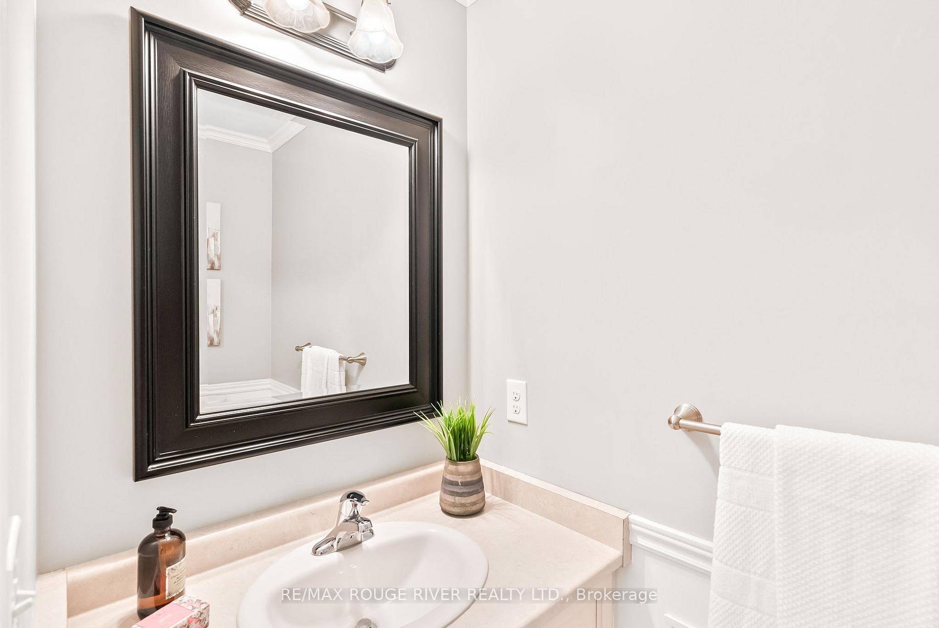 Photo 17 of 17 Stanhope Street, Whitby, Port Whitby — HOMEH