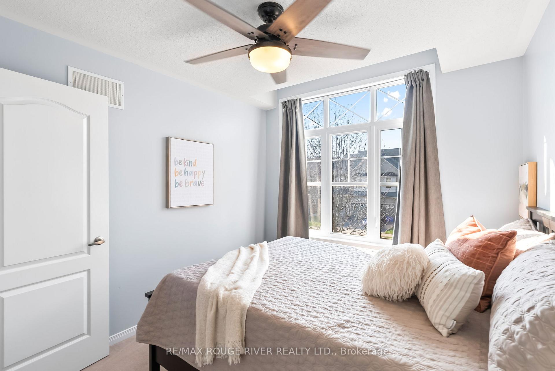 Photo 21 of 17 Stanhope Street, Whitby, Port Whitby — HOMEH