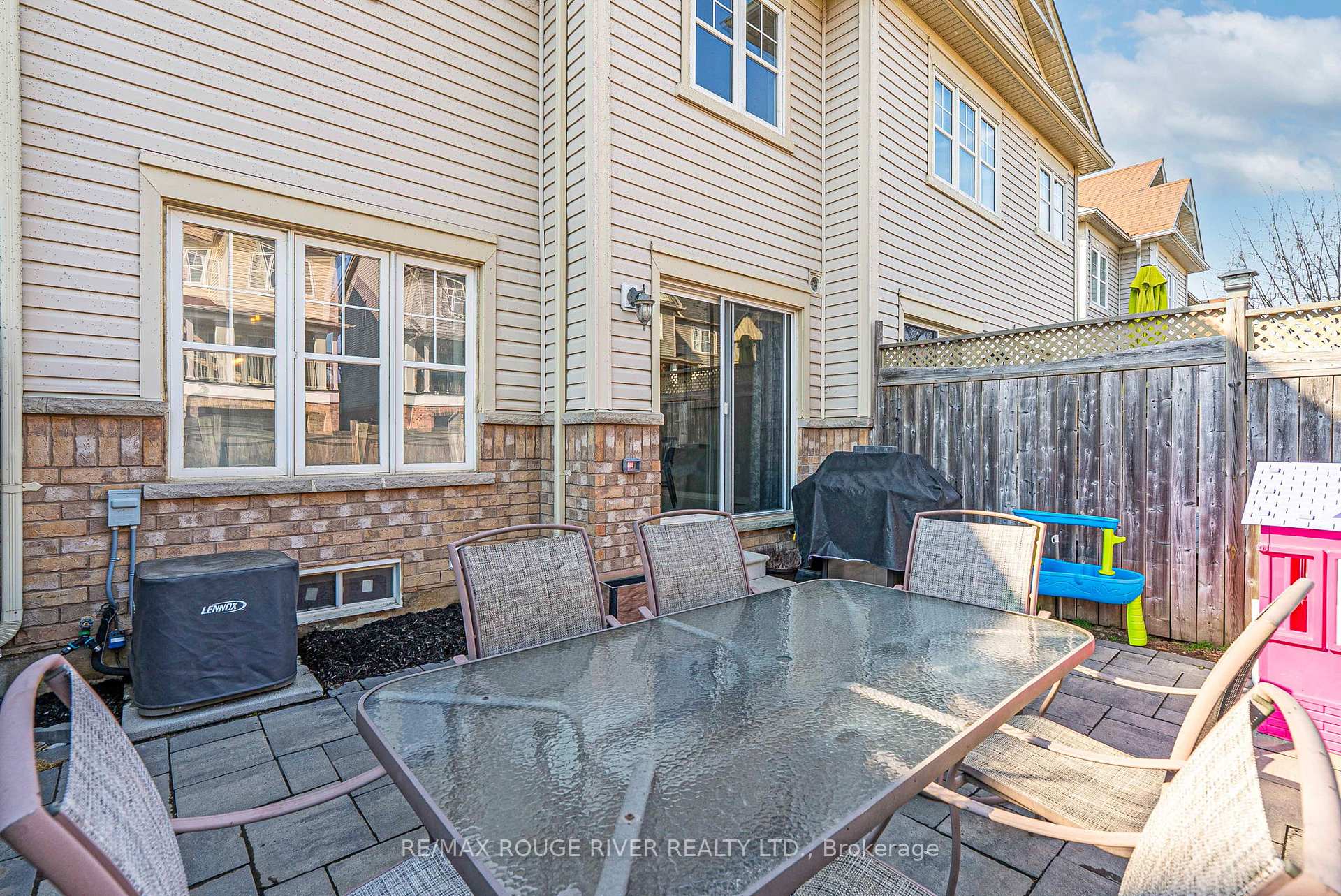 Photo 45 of 17 Stanhope Street, Whitby, Port Whitby — HOMEH