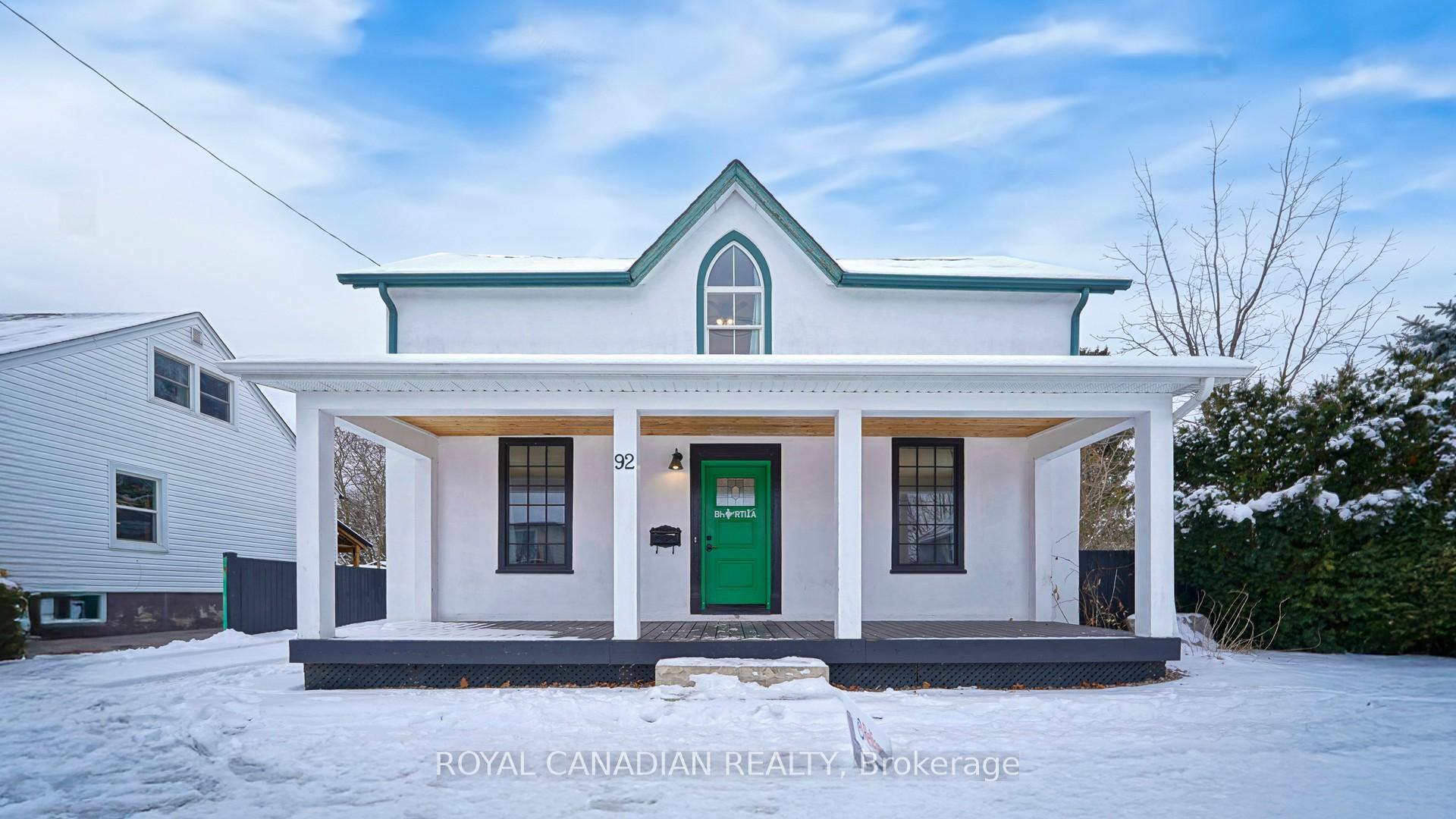 Front of 92 Nassau Street W