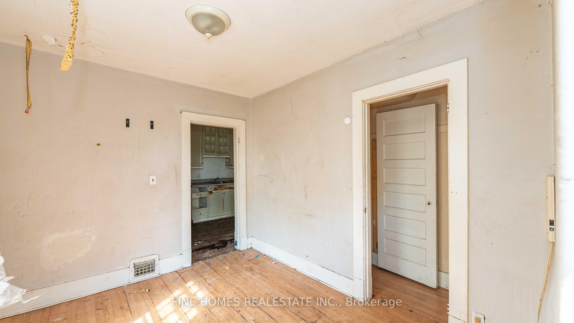 Photo 12 of 175 Stewart Street, Peterborough, Town Ward 3 — HOMEH