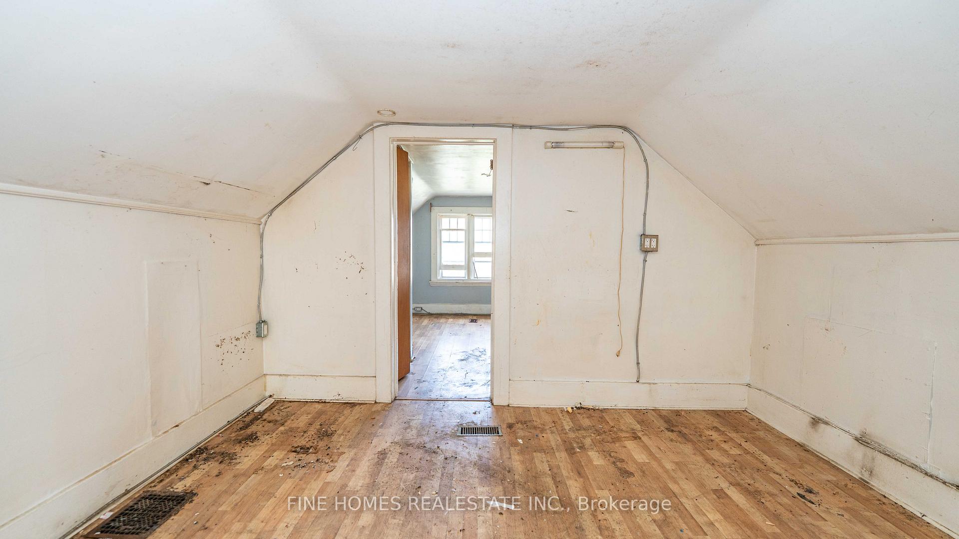 Photo 19 of 175 Stewart Street, Peterborough, Town Ward 3 — HOMEH