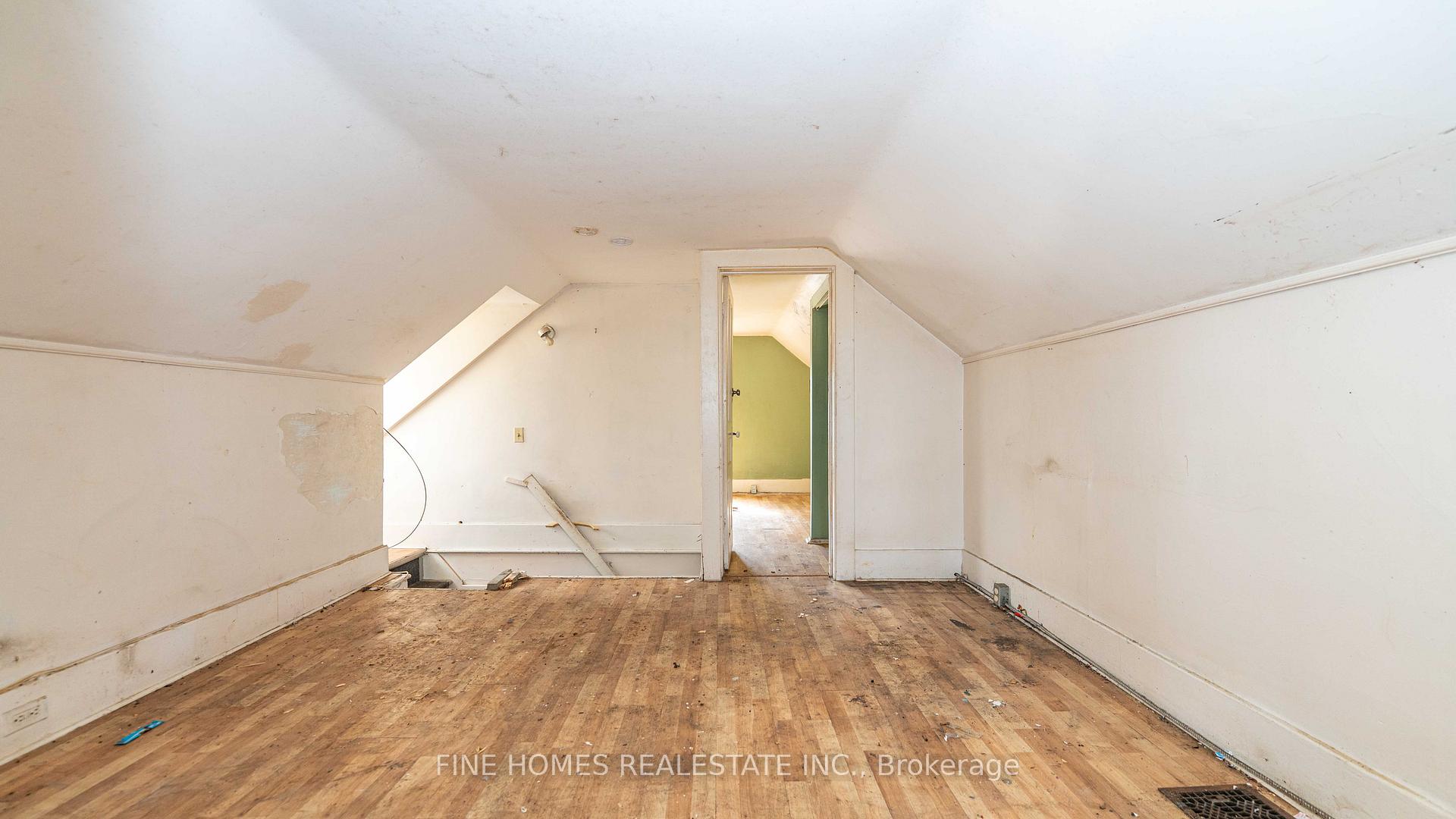 Photo 26 of 175 Stewart Street, Peterborough, Town Ward 3 — HOMEH