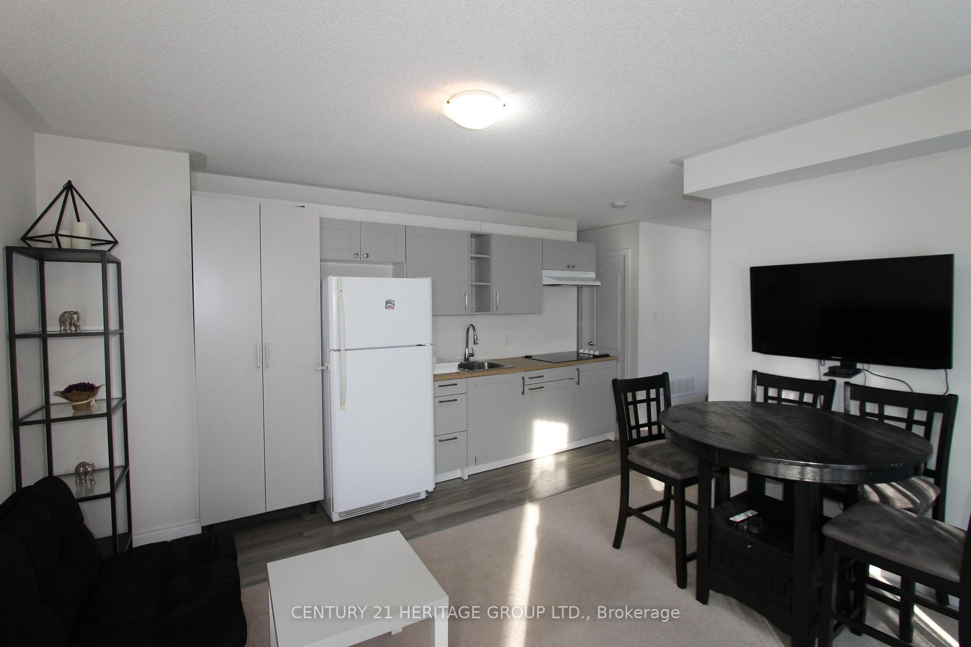 Photo 2 of 71 Headwater Crescent, Richmond Hill, Oak Ridges Lake Wilcox — HOMEH