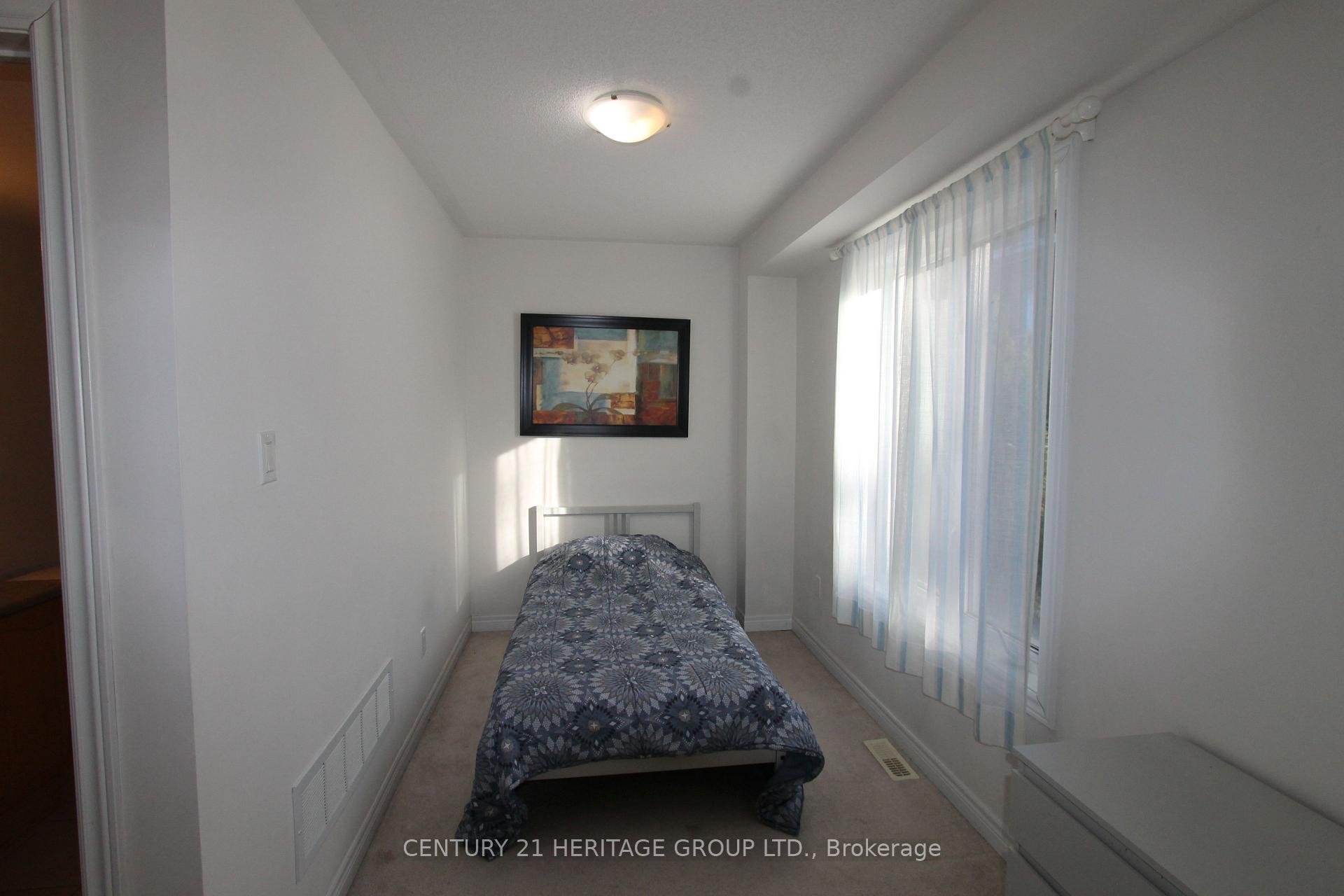 Photo 4 of 71 Headwater Crescent, Richmond Hill, Oak Ridges Lake Wilcox — HOMEH
