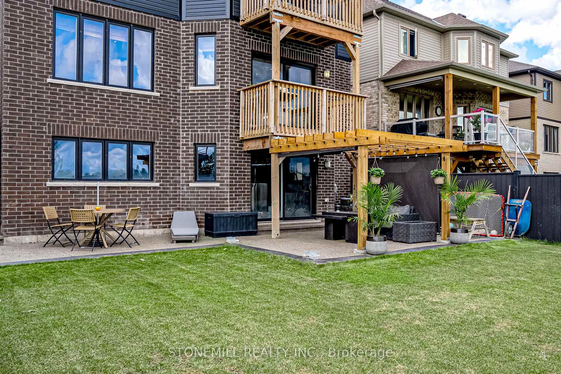Photo 34 of 176 Shoreview Drive, Welland, Hwy 406/Welland — HOMEH