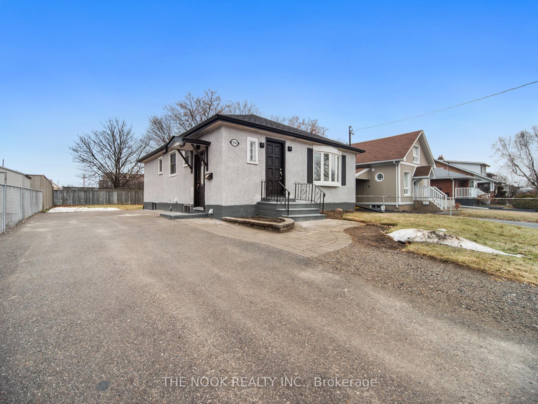 Front of Unit Upper, 590 Athol Street E
