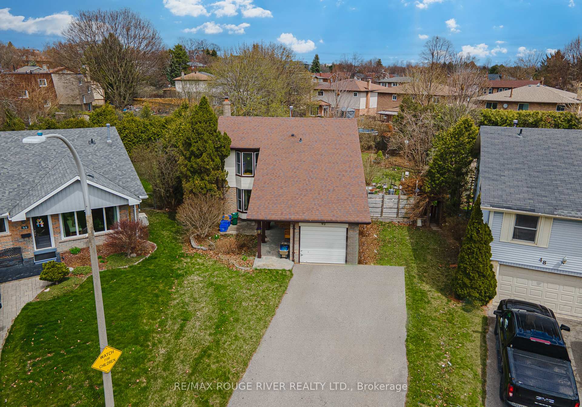 Photo 2 of 46 Pilkington Crescent, Whitby, Pringle Creek — HOMEH