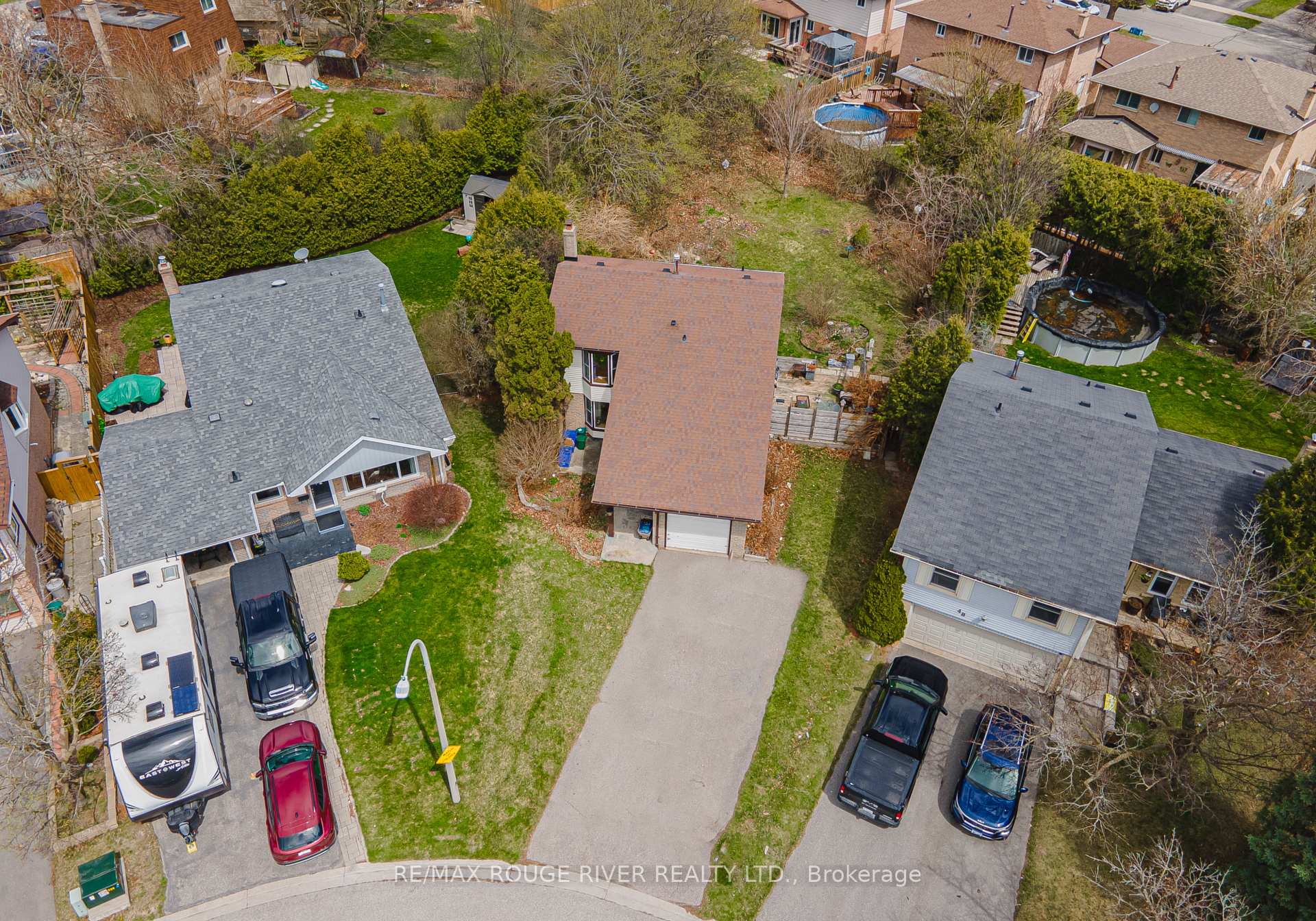Photo 3 of 46 Pilkington Crescent, Whitby, Pringle Creek — HOMEH