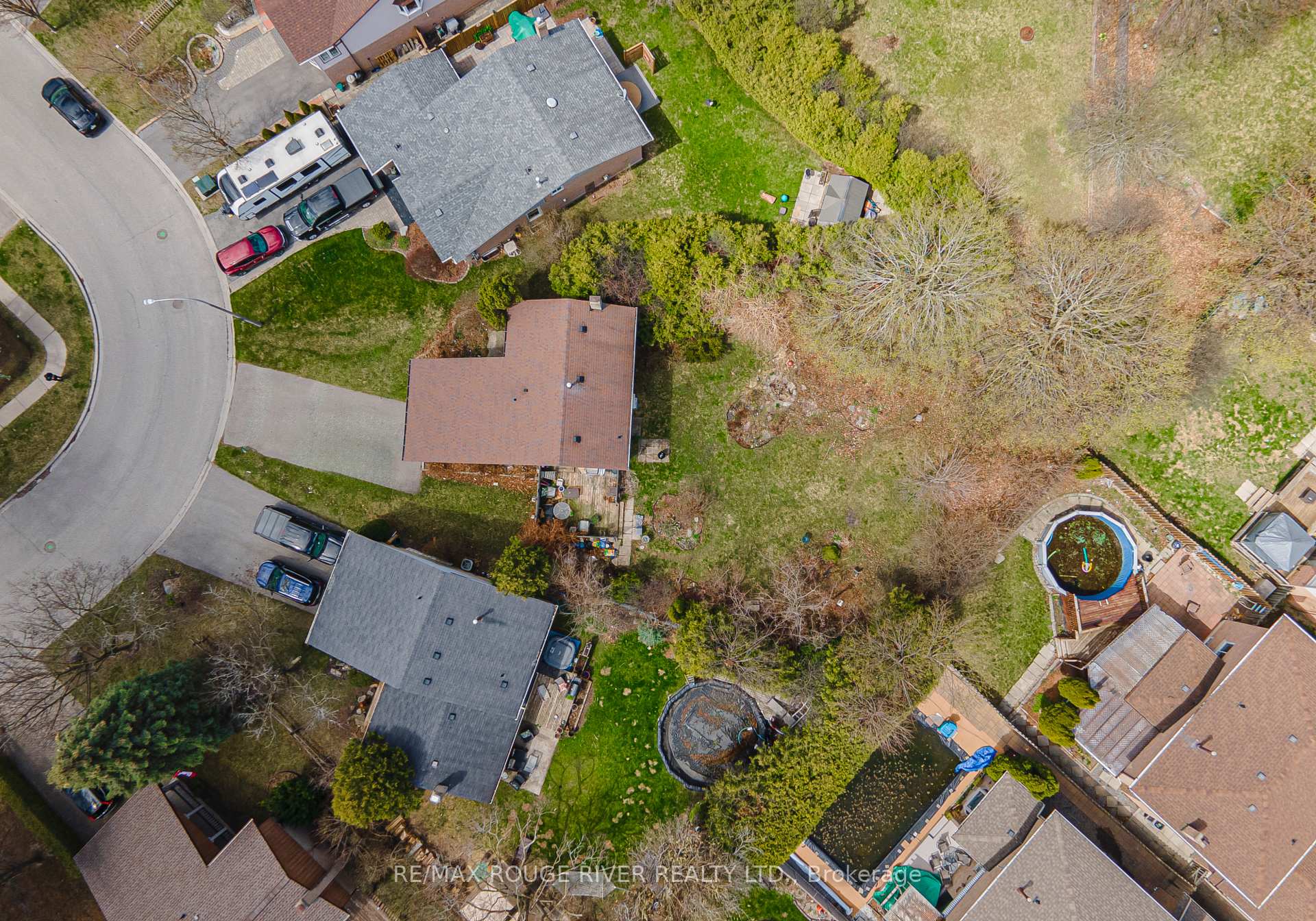 Photo 4 of 46 Pilkington Crescent, Whitby, Pringle Creek — HOMEH