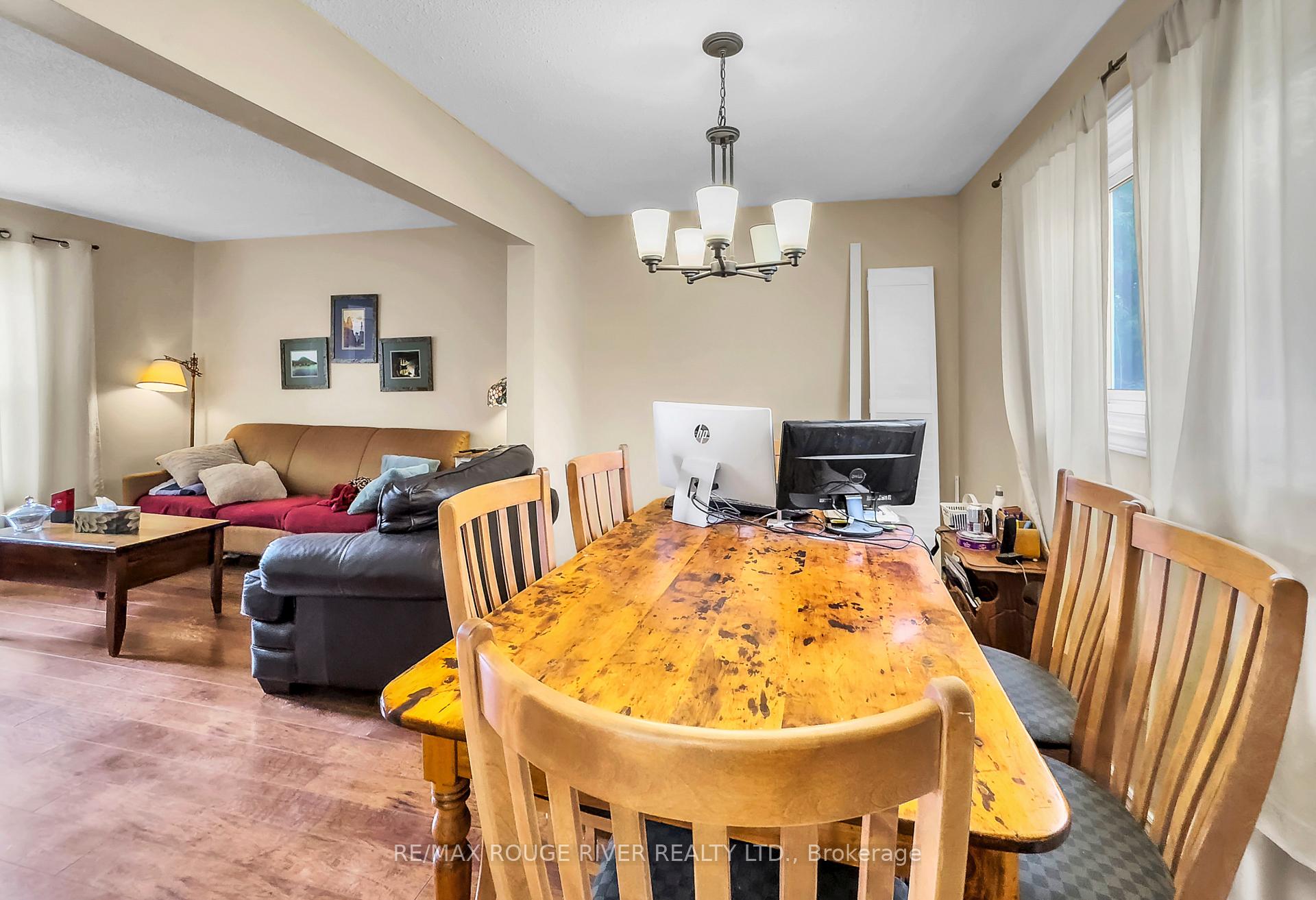 Photo 13 of 46 Pilkington Crescent, Whitby, Pringle Creek — HOMEH
