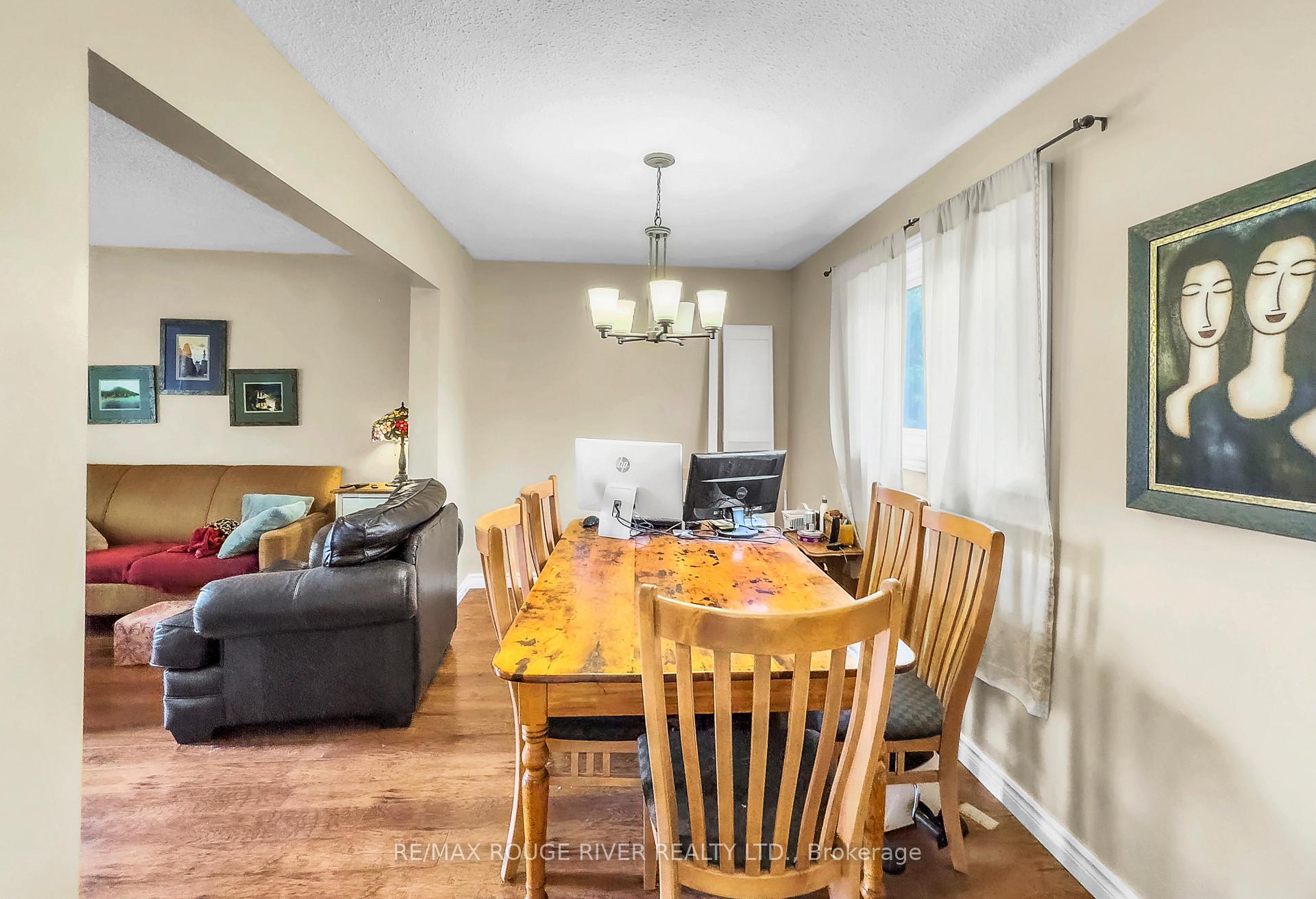 Photo 16 of 46 Pilkington Crescent, Whitby, Pringle Creek — HOMEH