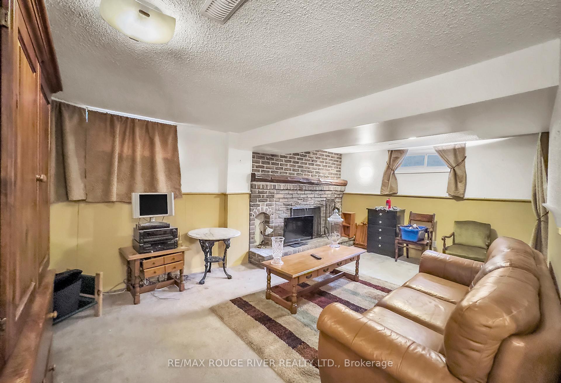 Photo 24 of 46 Pilkington Crescent, Whitby, Pringle Creek — HOMEH