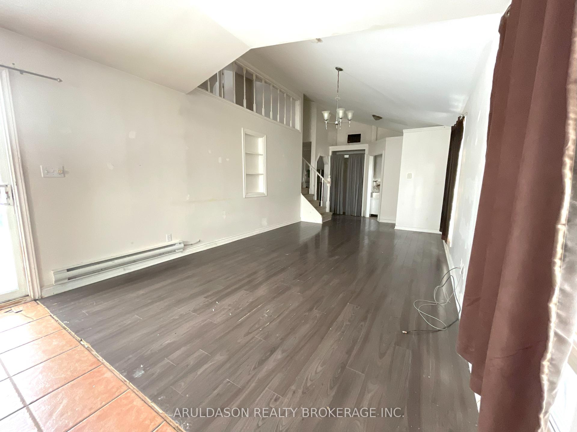 Photo 2 of 329 Division Street, Oshawa, O'Neill — HOMEH