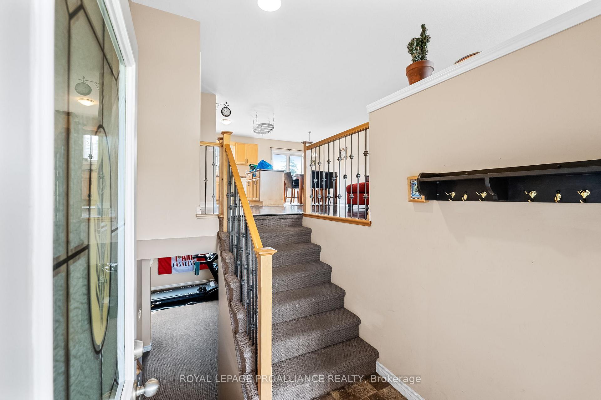 Photo 2 of 4 Beacon Drive, Brighton — HOMEH