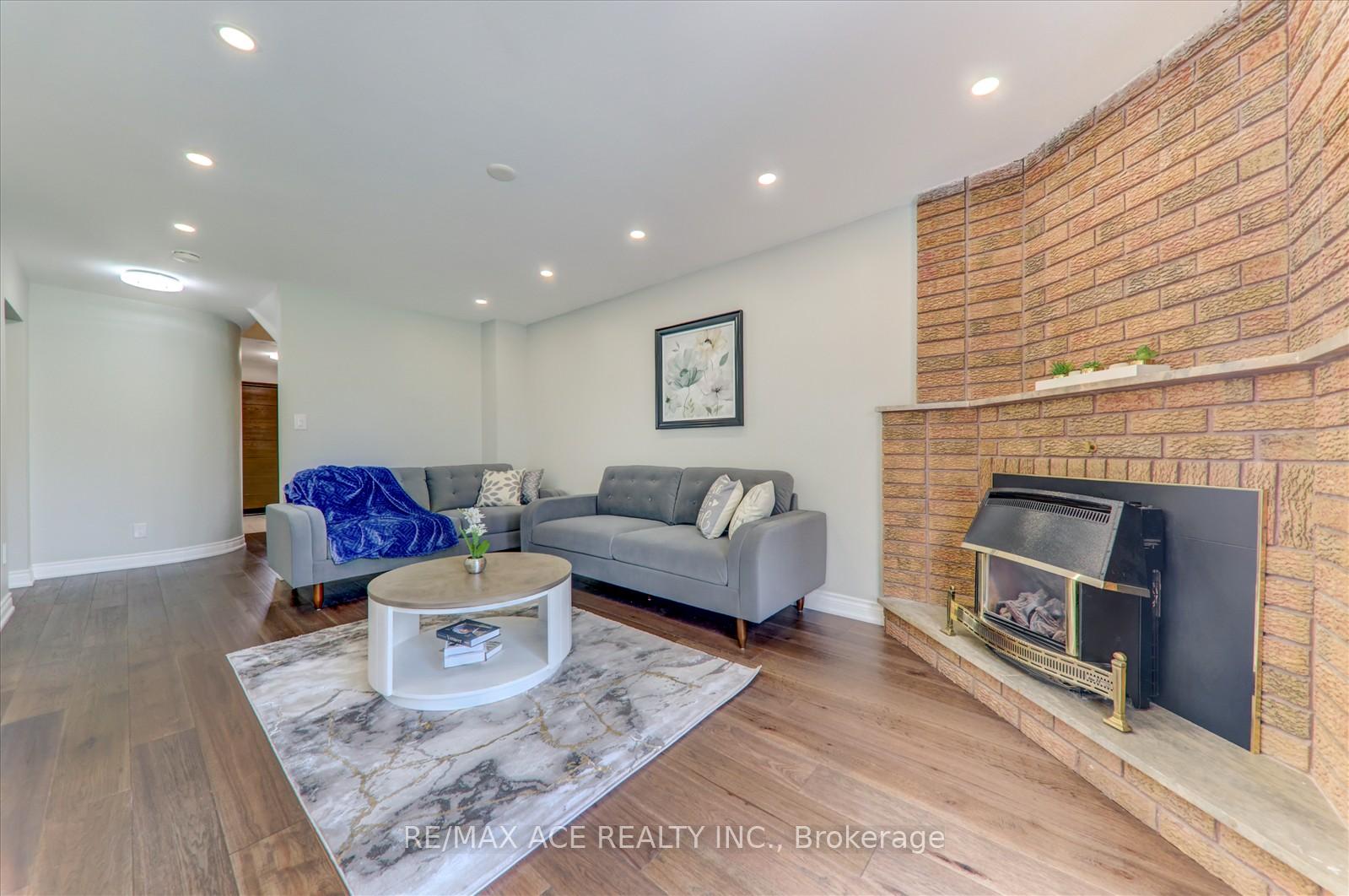 Photo 10 of 174 Anthony Lane, Vaughan, Glen Shields — HOMEH