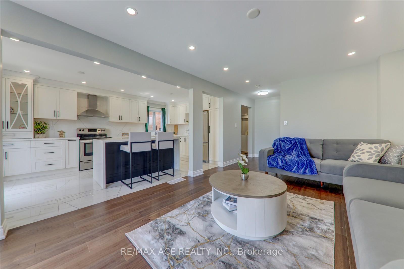Photo 12 of 174 Anthony Lane, Vaughan, Glen Shields — HOMEH