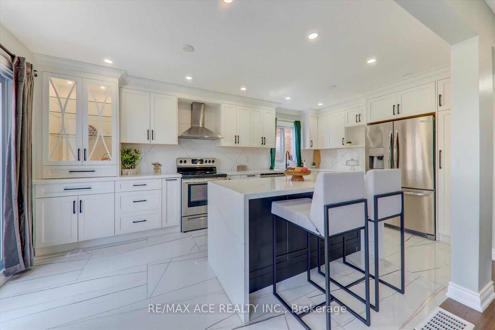 Photo 14 of 174 Anthony Lane, Vaughan, Glen Shields — HOMEH