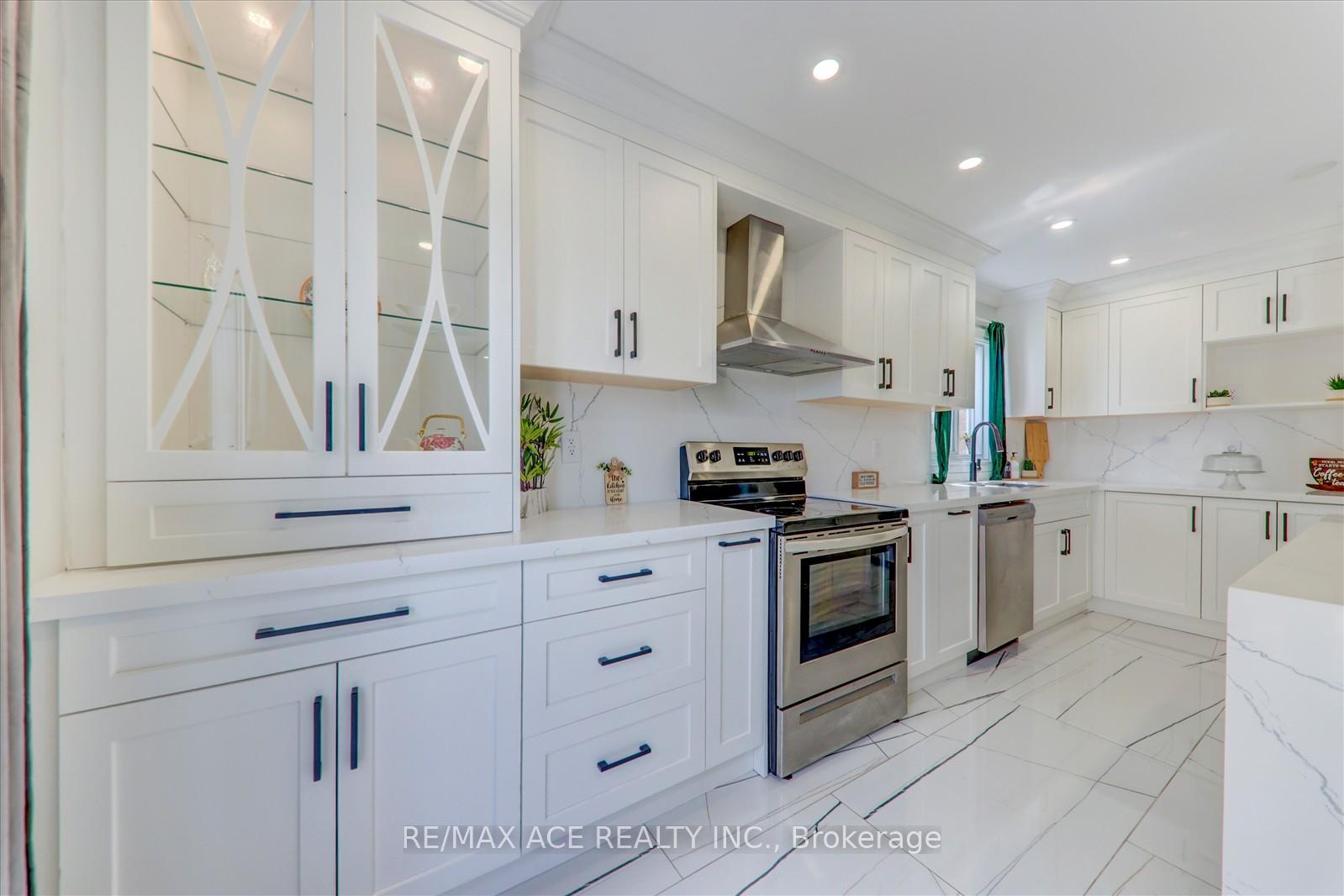 Photo 15 of 174 Anthony Lane, Vaughan, Glen Shields — HOMEH