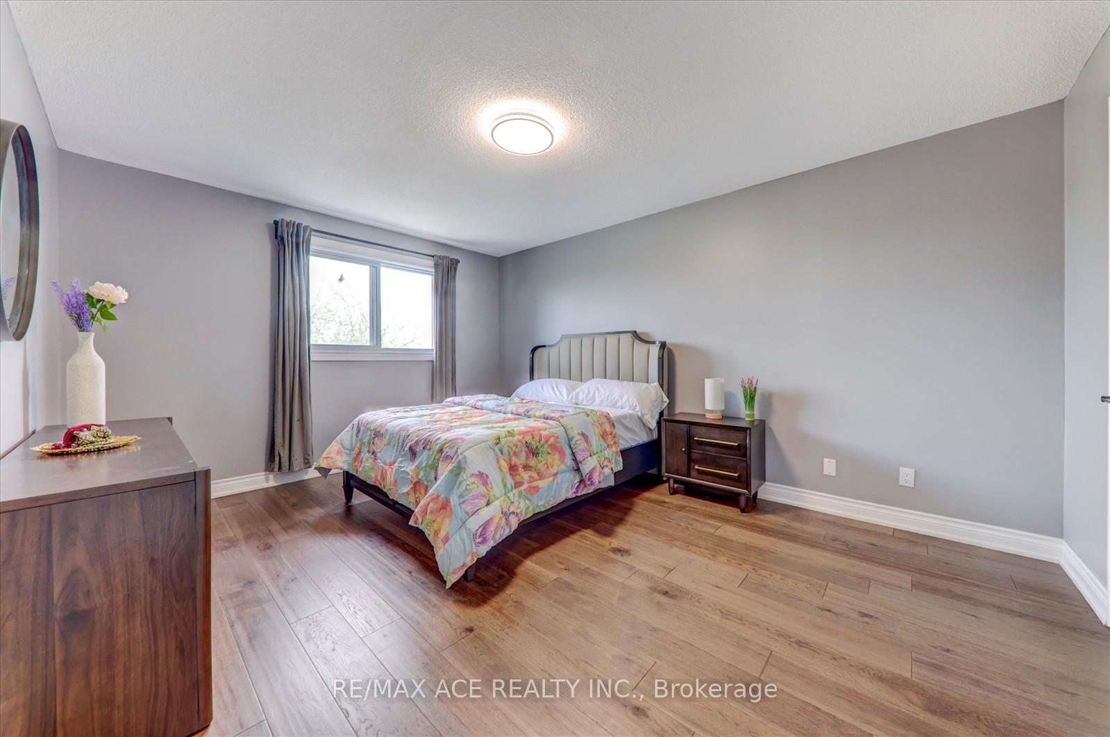 Photo 22 of 174 Anthony Lane, Vaughan, Glen Shields — HOMEH