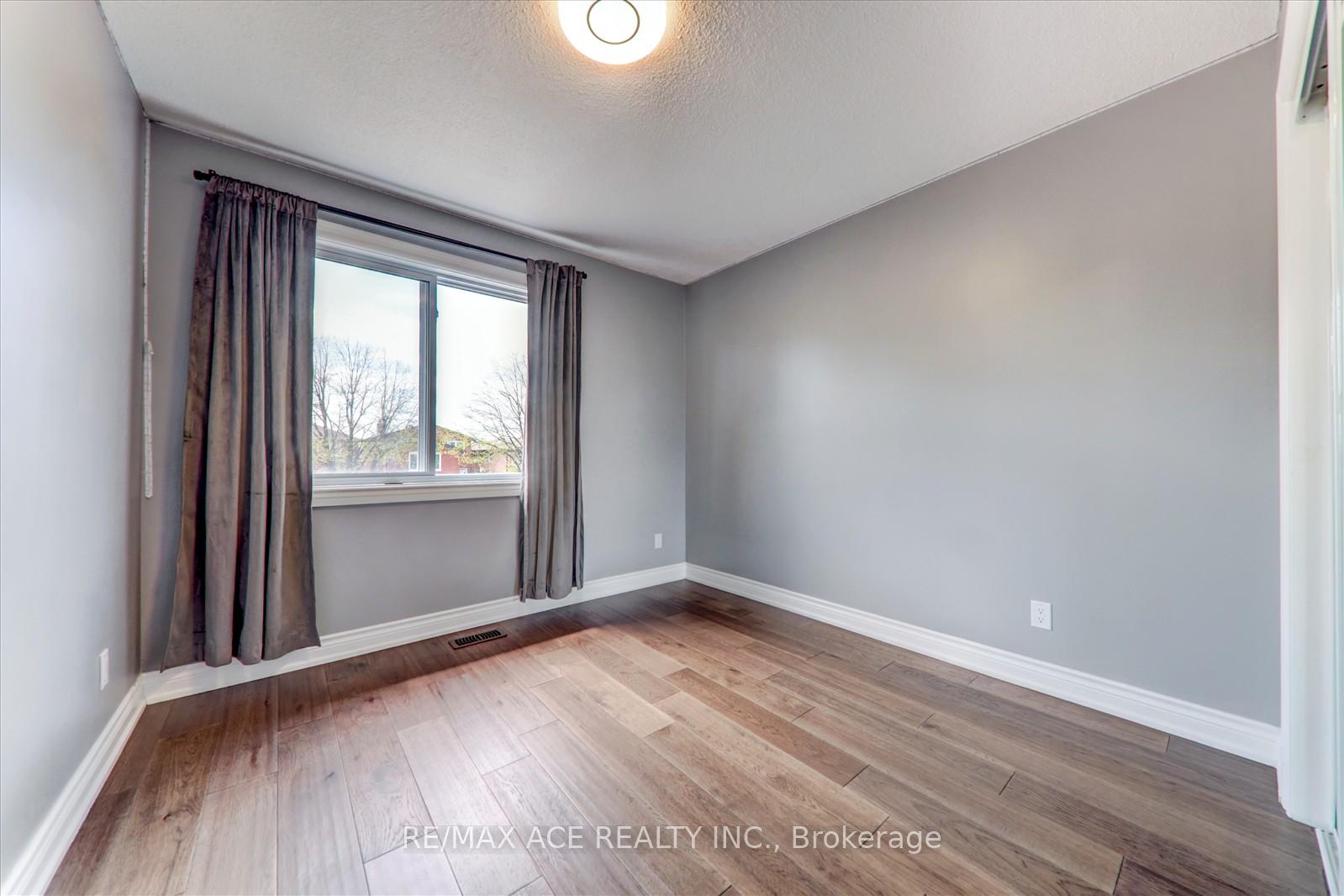 Photo 31 of 174 Anthony Lane, Vaughan, Glen Shields — HOMEH
