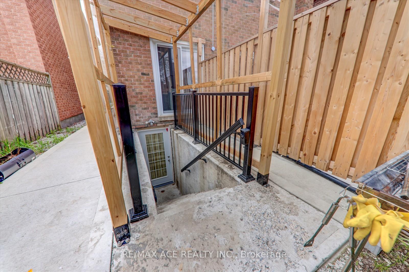 Photo 34 of 174 Anthony Lane, Vaughan, Glen Shields — HOMEH