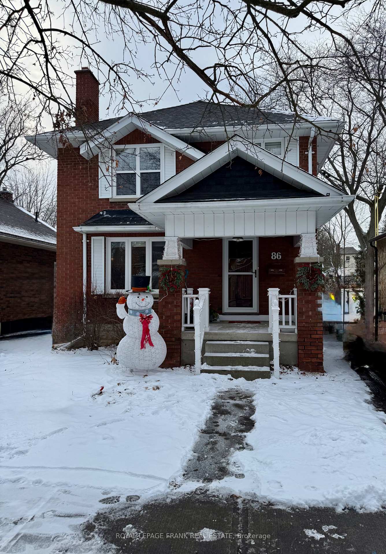 Front of 86 Roxborough Avenue