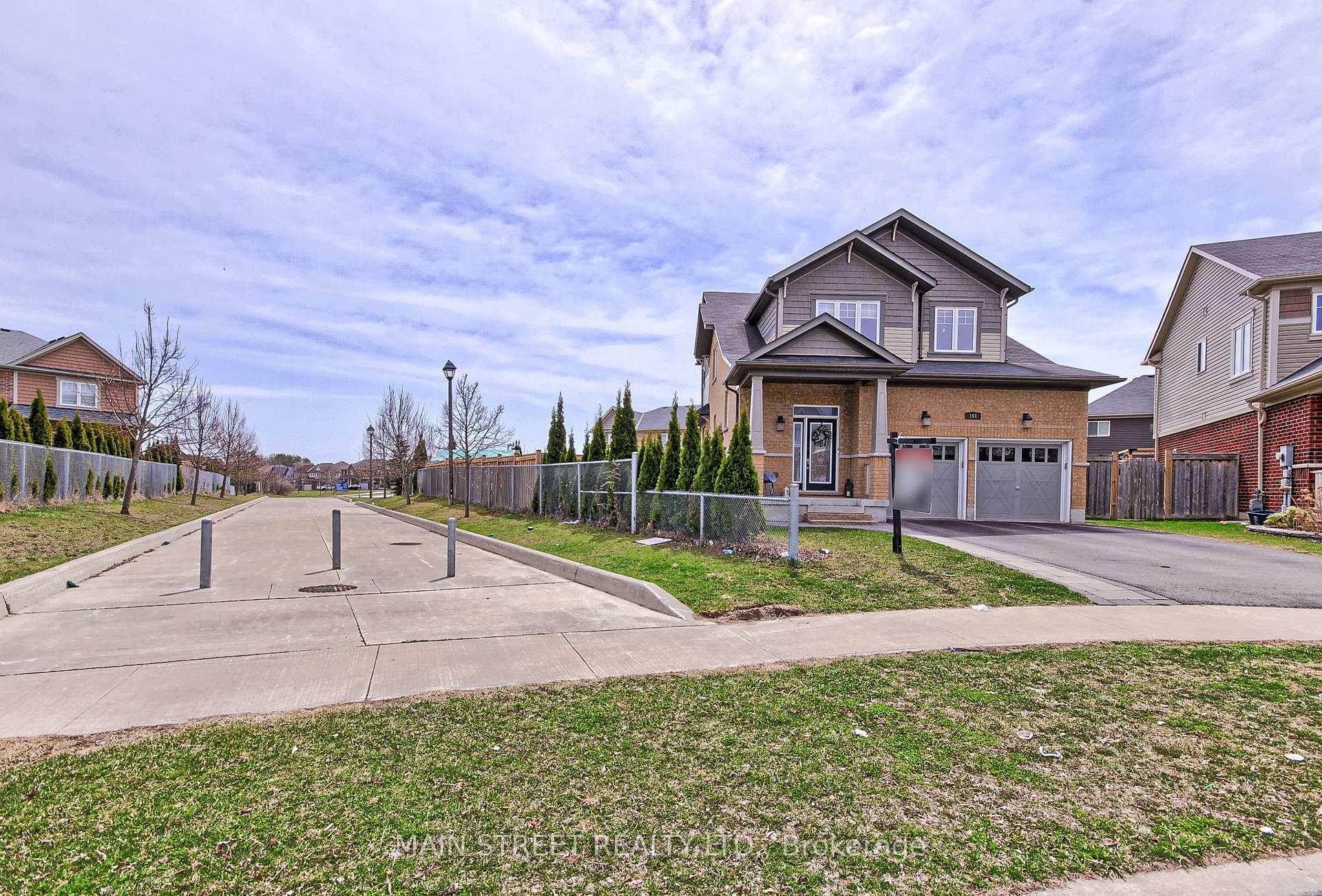Photo 3 of 161 Blackwell Crescent, Oshawa, Windfields — HOMEH